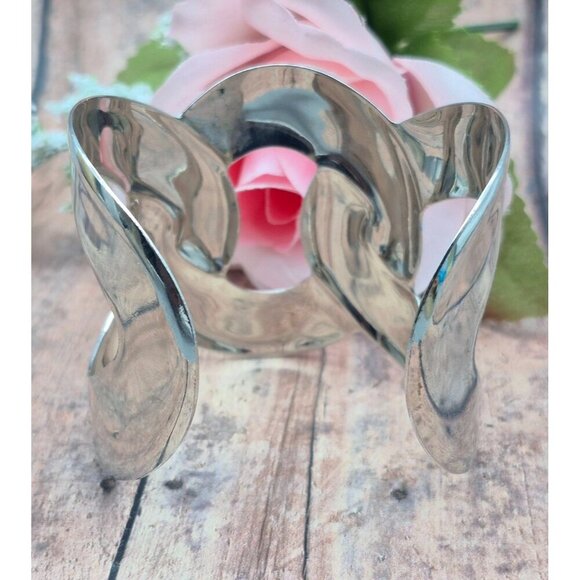 Set of 2 Statement Metal Cuff Bracelets 1 Silver Tone & 1 Gold Tone Link Look - Picture 4 of 11